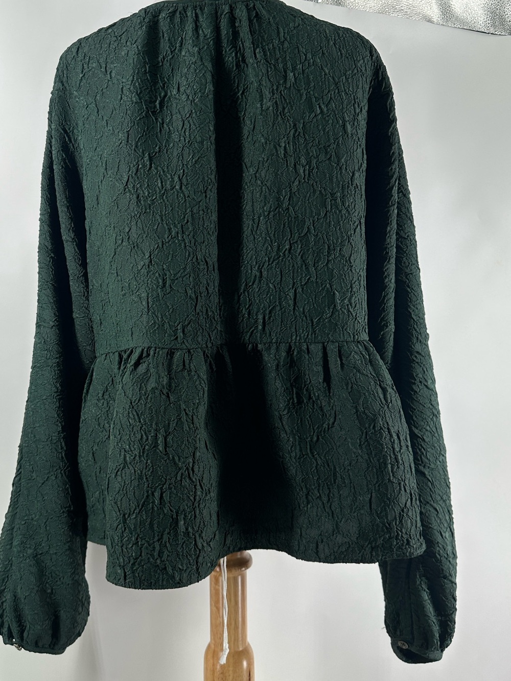Aritzia Wilfred peplum Blouse forest green Textured peplum Blouse sz lg - Picture 4 of 11